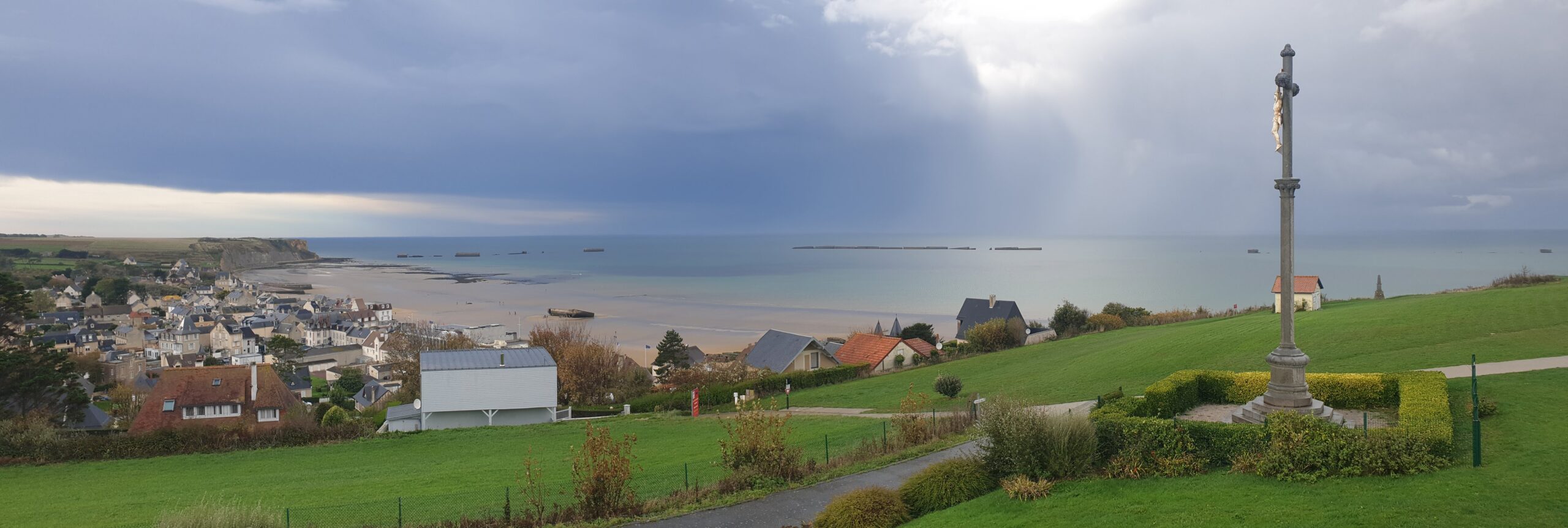 Private 5-Day Normandy Tour Mulberry Harbour at Arromanches in Normandy